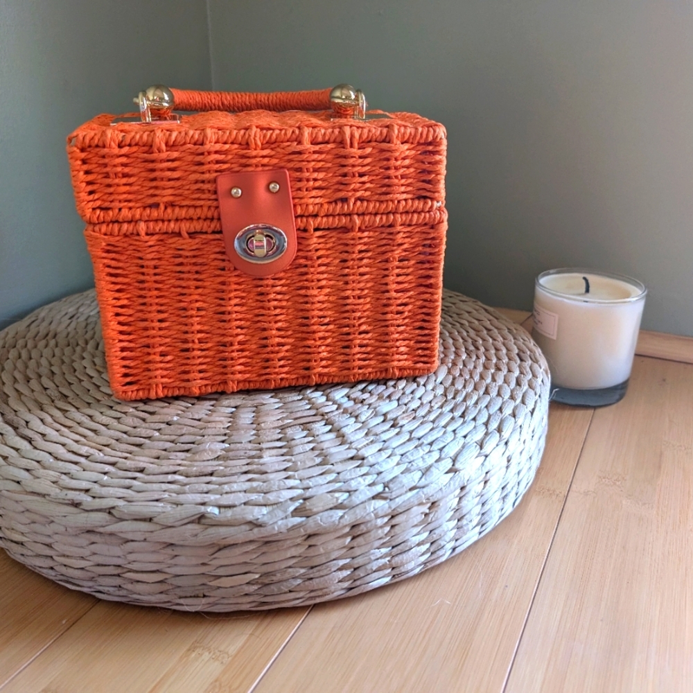 Handcrafted Artisan Crossed Shoulder Bag | Floral Interior With Gold Metal Chain